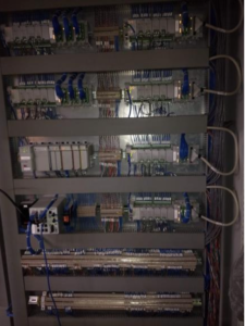 Tablero de control de 12 ejes.